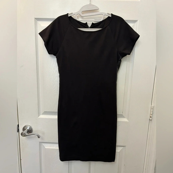Theory Leather Side Panel Short Sleeve Black Sheath Mini Dress sz 6 - Picture 2 of 5